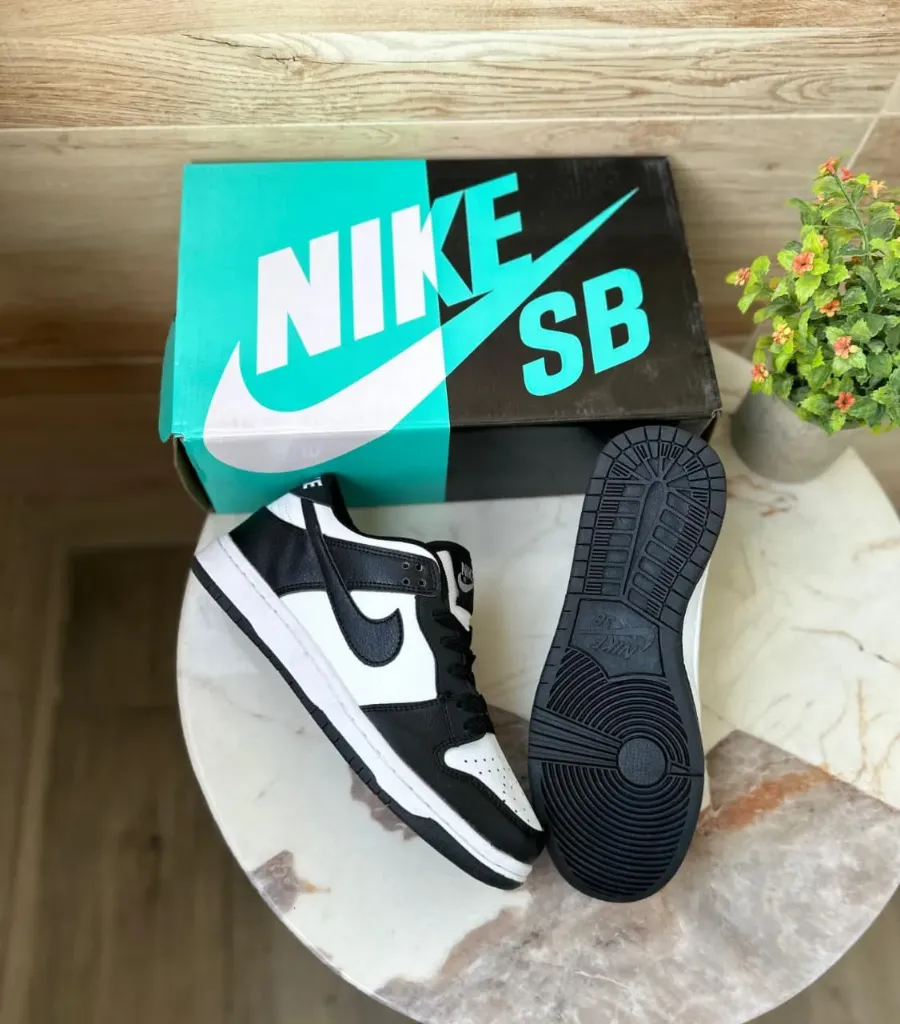 NIKE SB DUNK PANDA