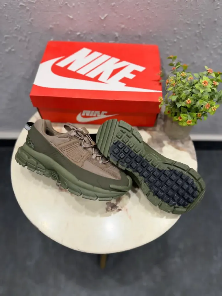 NIKE ZOOM VOMERO 5 ROAM ARMY GREEN (41)