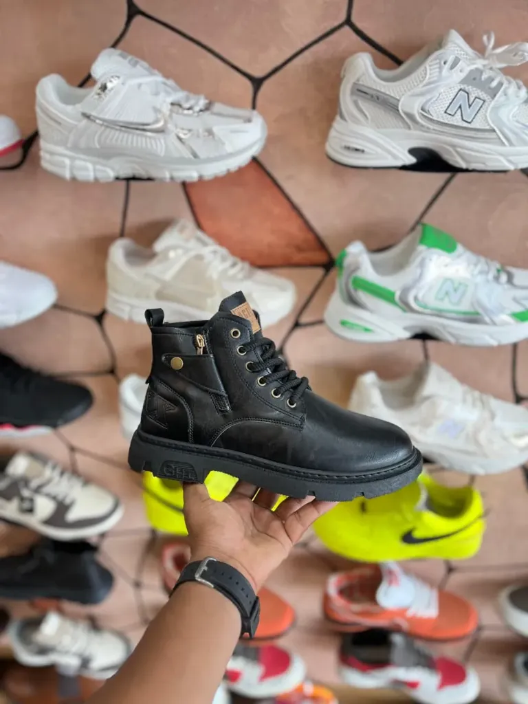 Lace Up Boots (Black, 7)