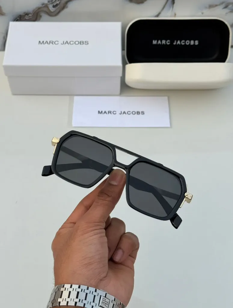 -MARC JACOBS (1, With Branded Case)