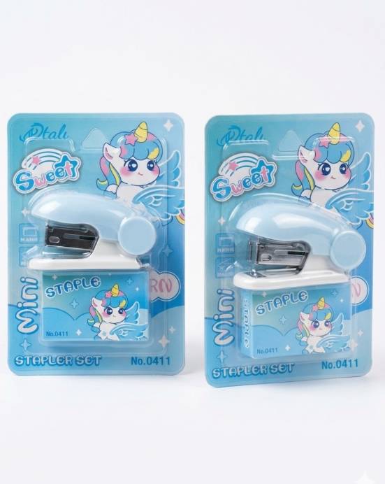 Mini Stapler Set with Staples, Cute Cartoon Design, Compact Portable Stationery for School and Office