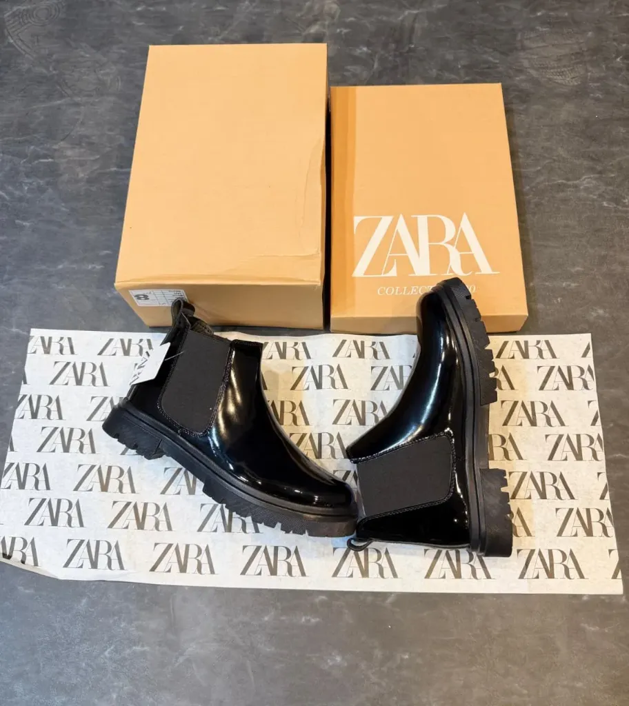  ZARA PATENT BOOTS (40)
