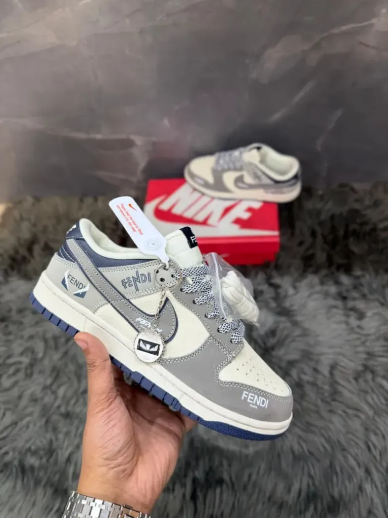 SB DUNK LOW ‘FENDI’