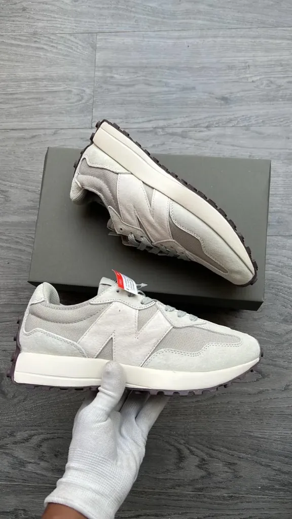 NEW BALANCE 327 (41, light grey/off white)