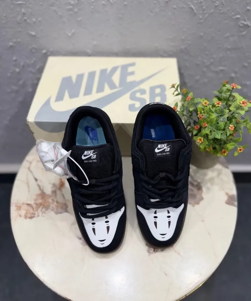 NIKE SB DUNK NO FACE